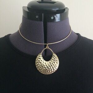 🔴CLEARANCE🔴 Gold choker with pendant